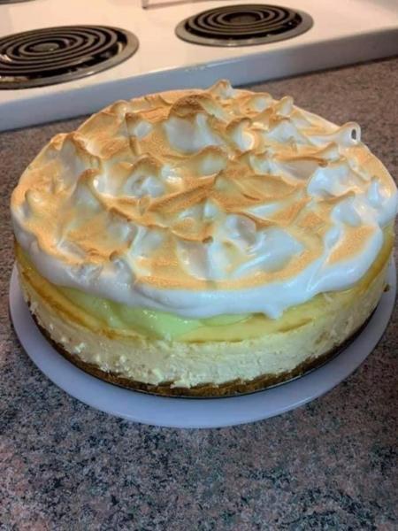 Lemon Bliss Cheesecake with Meringue Crown