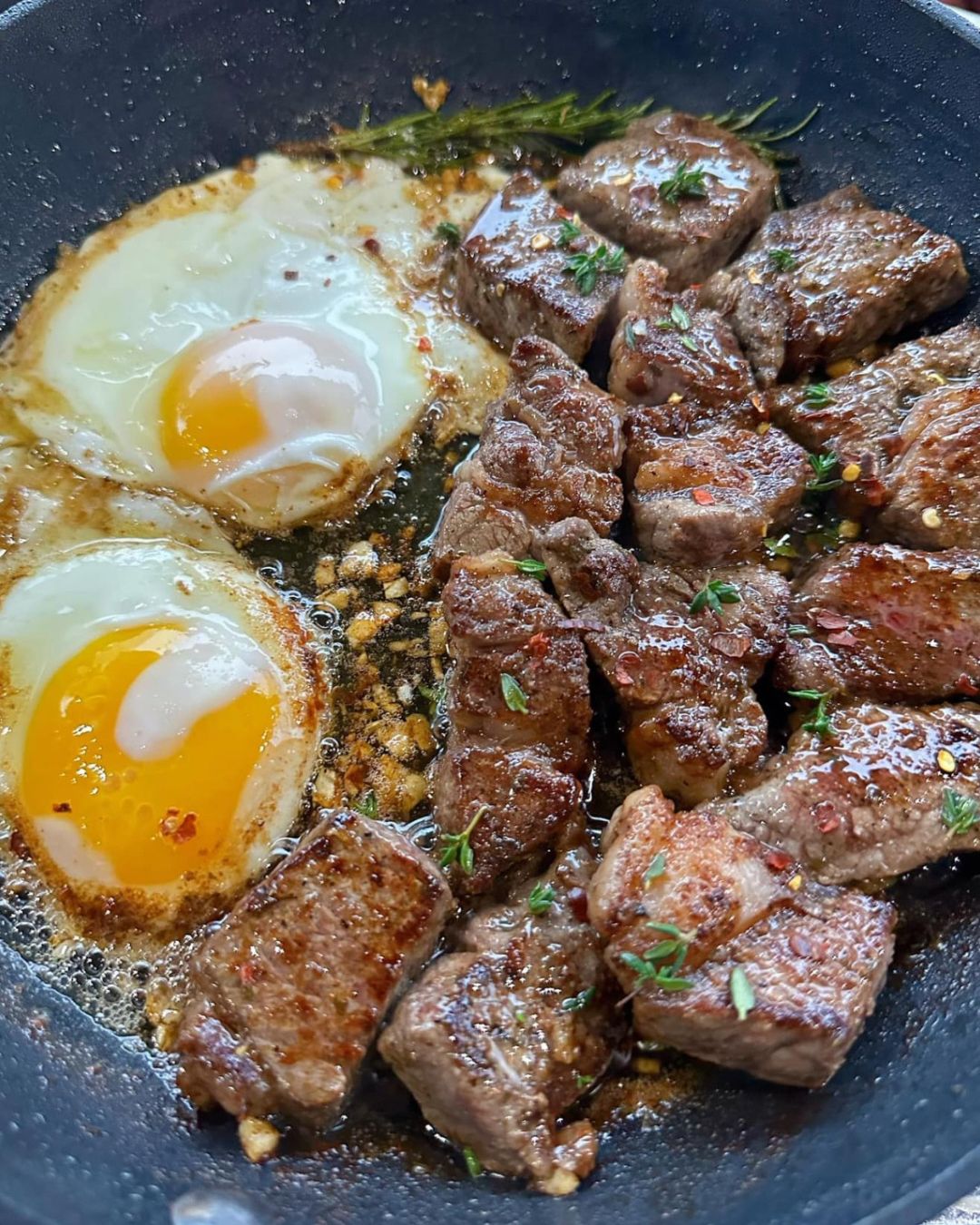 Garlic Steak Bites and Eggs recipe