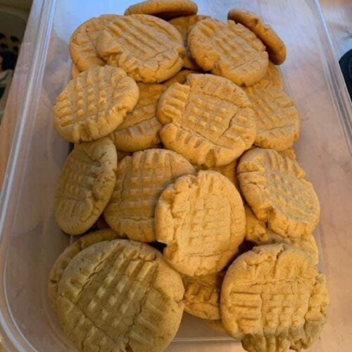 Quick & Easy 3-Ingredient Peanut Butter Cookies